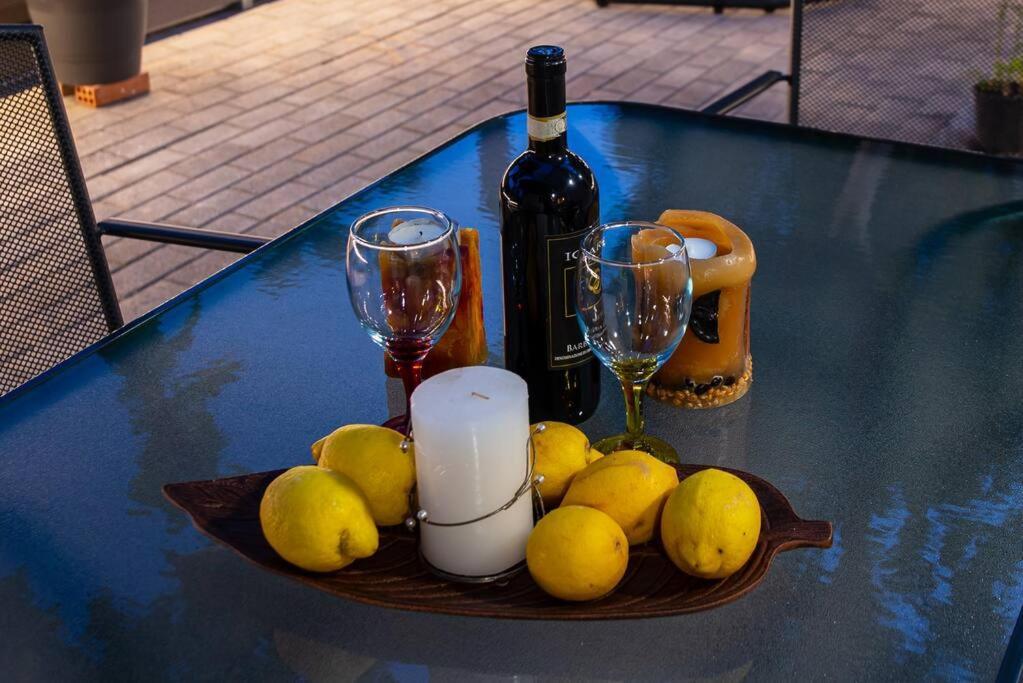 Lemon Garden Stylish Private Apartment Kalamata Bagian luar foto