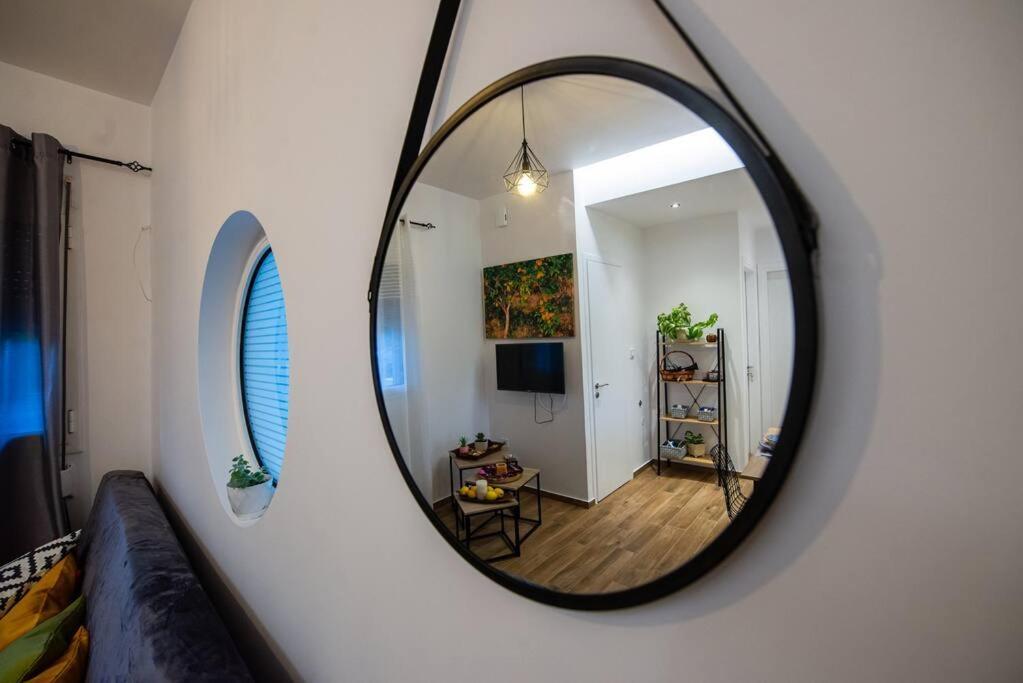 Lemon Garden Stylish Private Apartment Kalamata Bagian luar foto