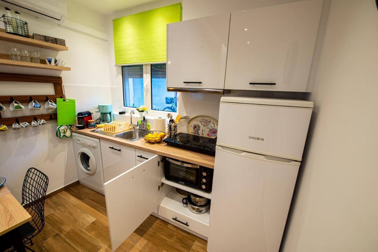 Lemon Garden Stylish Private Apartment Kalamata Bagian luar foto